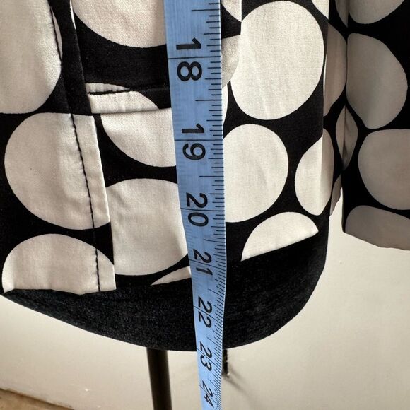 Vertigo Paris Black and White Geometric Cape blazer women’s medium - Picture 3 of 14